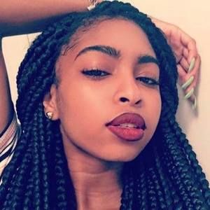 Meet your Posher, Leah